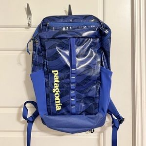 NWOT Patagonia Black Hole Pack 23L